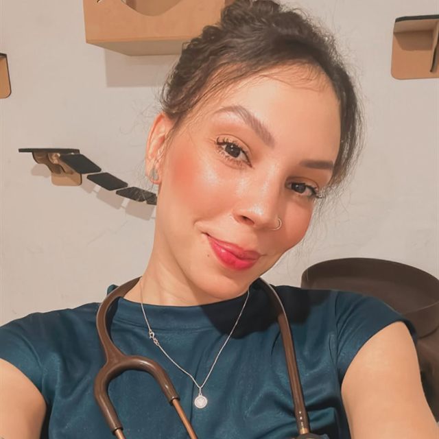Dra. Natália Loiola, médica-veterinária